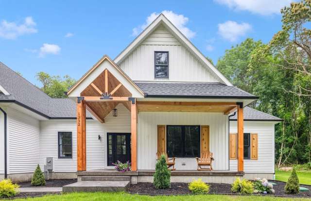 1332 South Road - 1332 South Road, Washington County, RI 02879