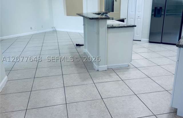12400 NW 78th Mnr Gallery 4