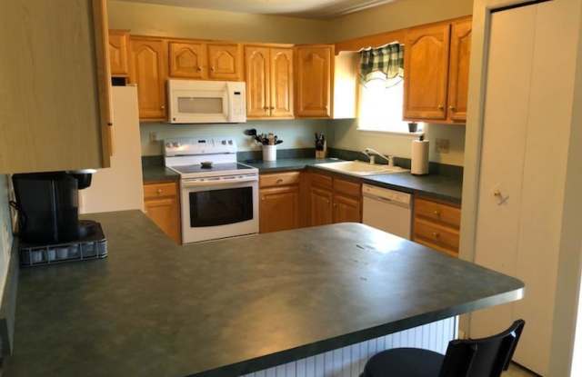 425 GATEWOOD COURT Gallery 2