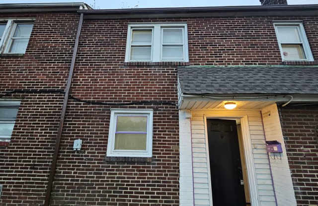 Charming row home in Chester, voucher holders welcome! - 2725 South Forwood Street, Chester, PA 19013