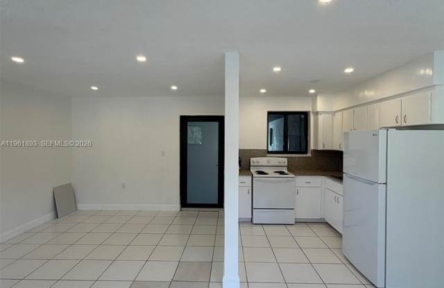 17150 NE 23rd Ave photos photos