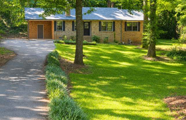 Available Now! Charming Watkinsville Home with Large Sunroom & Fenced Yard photos photos