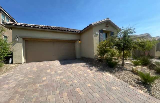 Single-Story Summerlin Residence with Private Yard photos photos