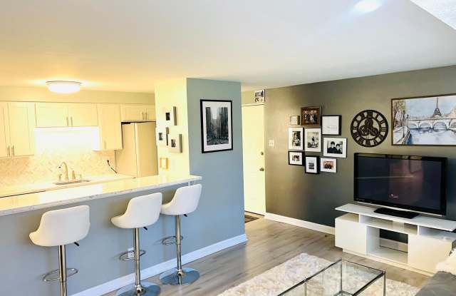 15 SEQUOIA CT Gallery 3