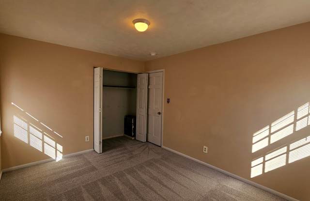 3 BR 2 BA in Brynn Marr Gallery 3