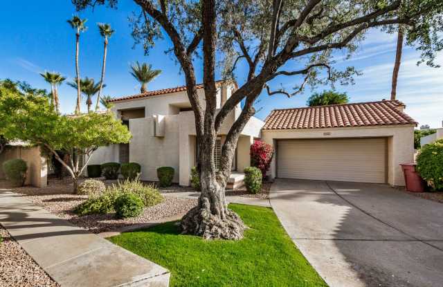 Gorgeous 3 bedroom 2 bathroom home in Scottsdale with pool + spa! - 10060 East San Bernardo Drive, Scottsdale, AZ 85258