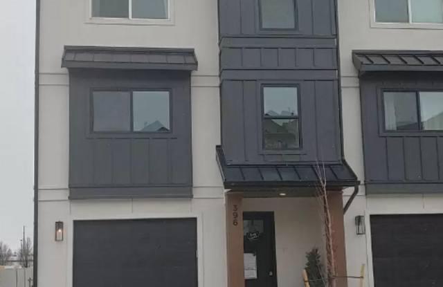 Townhome with Rooftop Balcony in Prime American Fork Location photos photos