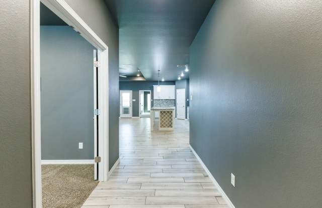 10301 Avenue W Gallery 4