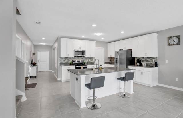 5 Bedrooms in Preserve at LPGA!! Gallery 3