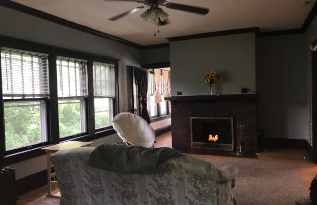 1008 1/2 3rd Avenue photos photos