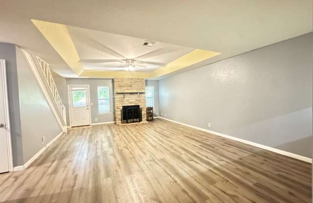 905 Rambling Oaks Drive Gallery 2