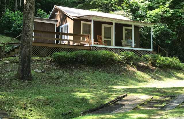 1/1 Tiny house on the creek photos photos