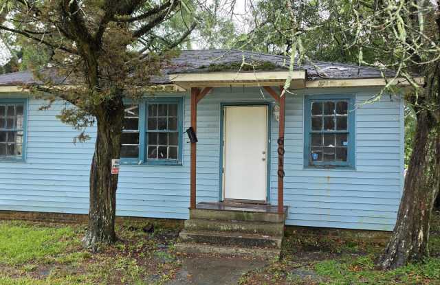6010 Evangeline Street Gallery 1