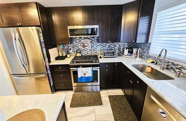 6020 SHORE DRIVE S Gallery 4