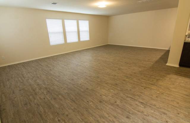 5101 Lost Oak Drive Gallery 3