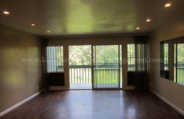 98-1467 Kaahumanu St, E Gallery 2