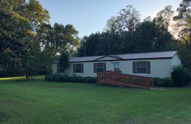 THREE BEDROOM, TWO BATH DOUBLEWIDE - 3944 Hershel Drive, Lowndes County, GA 31606