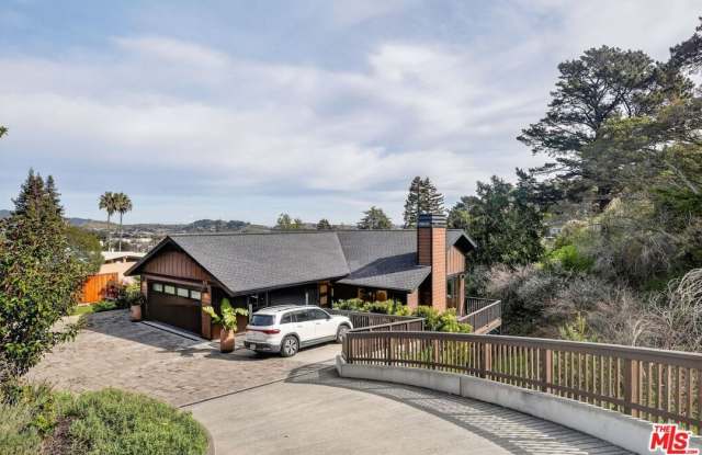 502 Chapman Dr photos photos