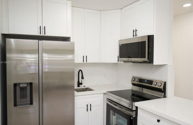 2411 NW 9th Street, Fort Lauderdale, FL 33311 photos photos