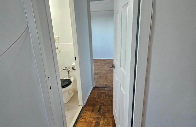 1507 Metropolitan Avenue Gallery 3