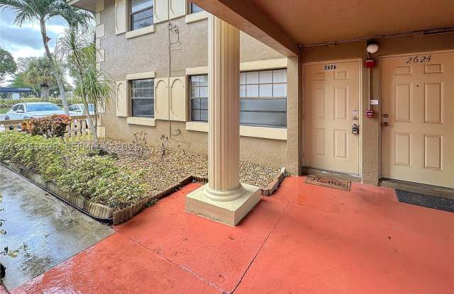 2626 Riverside Dr Gallery 2