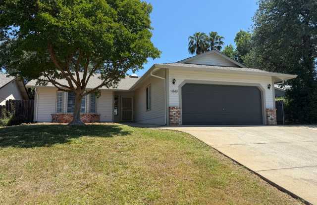 Prime Location 3 Bed 2 Bath Updated Home! photos photos