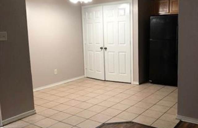 11915 Averett Court Gallery 4