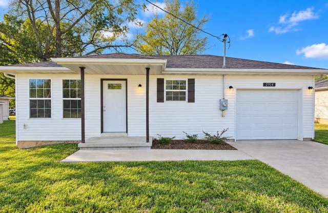 3 Bed | 1 Bath | 1 Car Garage Home! 1100 sqft located in Springfield! Gallery 1