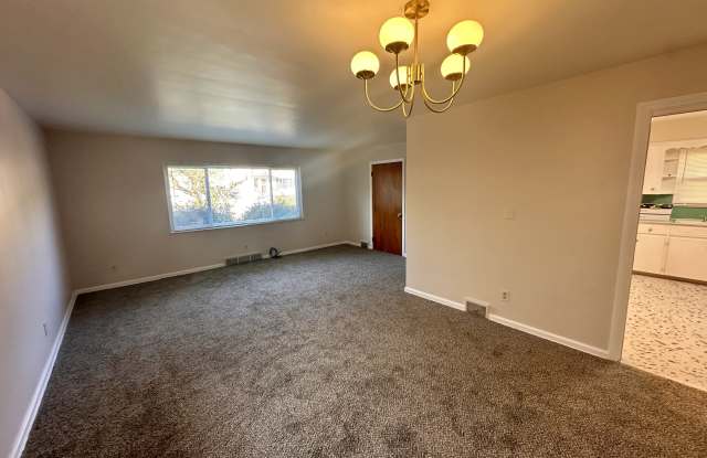 1756 & 1758 Liberty Dr. Gallery 4