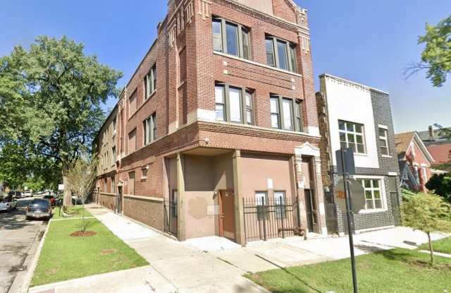 2258 S Sacramento Avenue unit: 3 photos photos