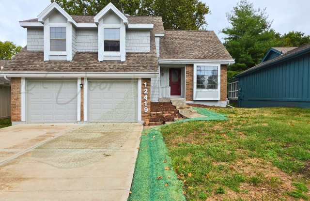 ELEGANTLY UPDATED HOME IN LENEXA Gallery 1
