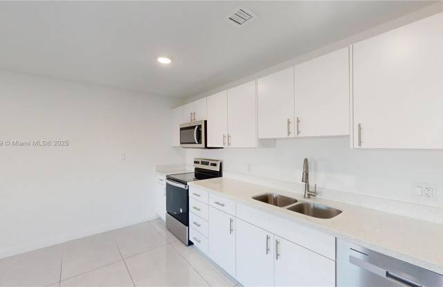 14546 SW 260th St - 14546 Southwest 260th Street, Princeton, FL 33032