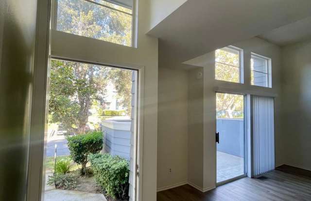 Two Private Suites, Fresh Updates & Poolside Convenience! 2 Bed 2.5 Bath Gallery 4