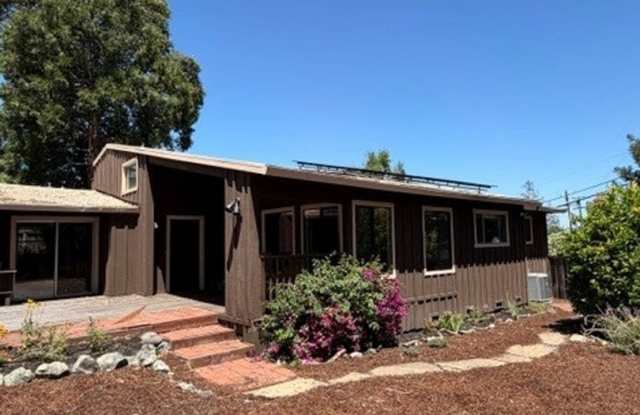 Emerald Hills Retreat, 4BR/3BA + Private ADU on Expansive Grounds Gallery 4