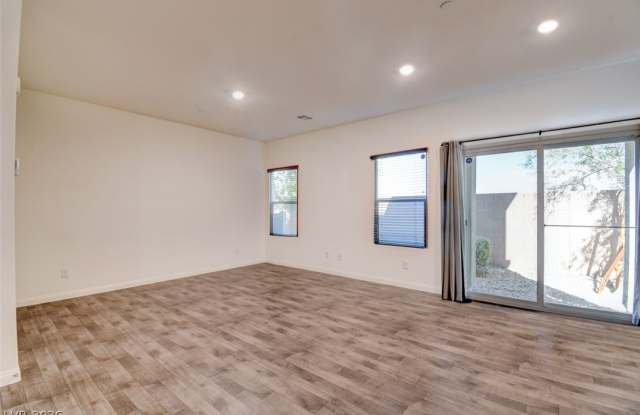 4234 Lunar Canyon Avenue Gallery 4