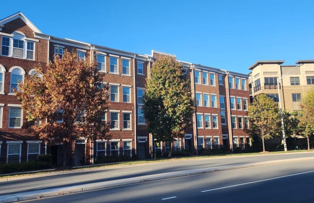 3058 RITTENHOUSE CIRCLE Gallery 3
