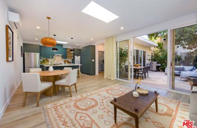 4122 Dixie Canyon Ave photos photos
