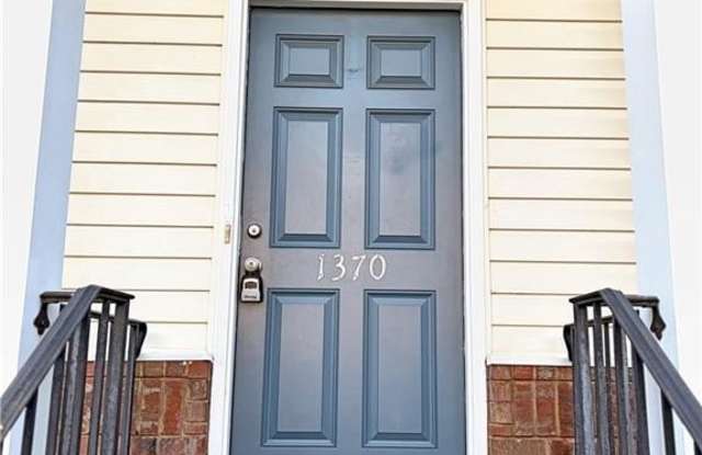 1370 Thornborough Drive Gallery 2