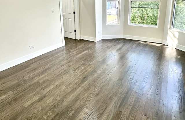 603 East Bowen Avenue - 1 photos photos