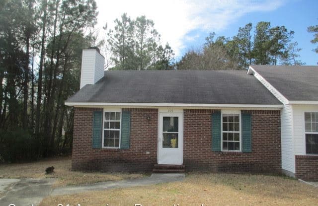 221 Live Oak Court - 221 Live Oak Court, Piney Green, NC 28544