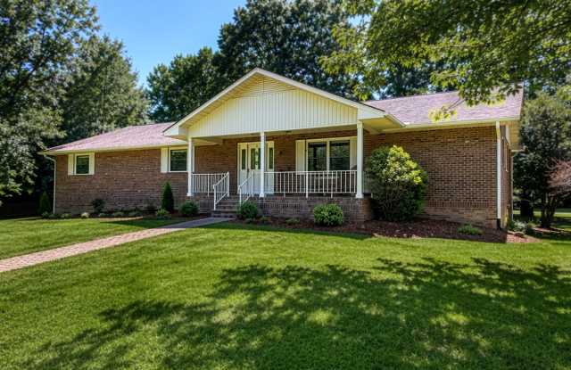 400 Overlook Dr. Gallery 1