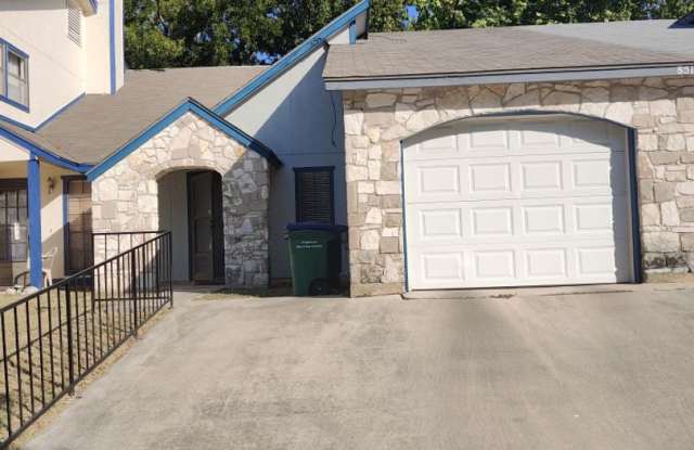 CONVENIENT TO MEDICAL CENTER AND USAA photos photos