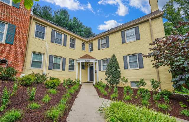 Beautiful 1BR/Loft at Rock Creek Garden Condominiums! photos photos