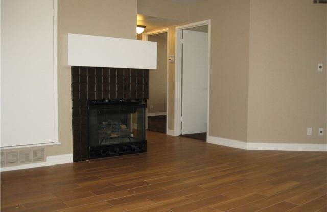 4 Glenoaks Gallery 4