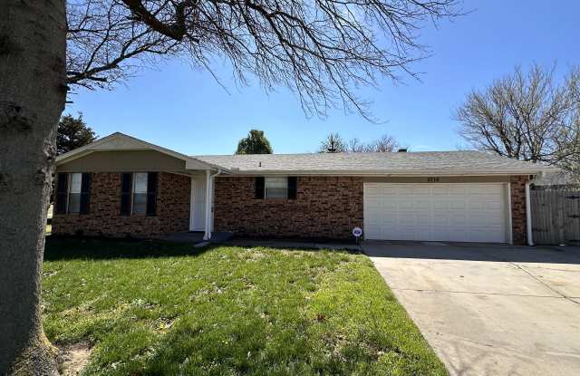 2716 Villa Dr - 2716 Villa Drive, El Reno, OK 73036