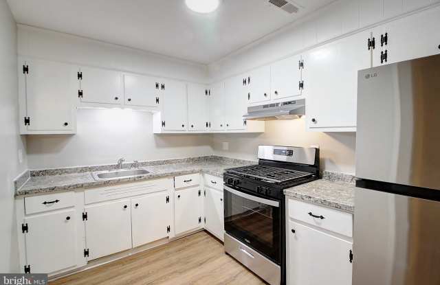 1599 N EAST Street photos photos