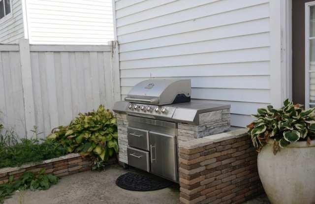 699 Pondview Drive Gallery 2