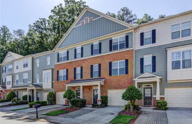 1754 Oakbrook Lane NW Gallery 3