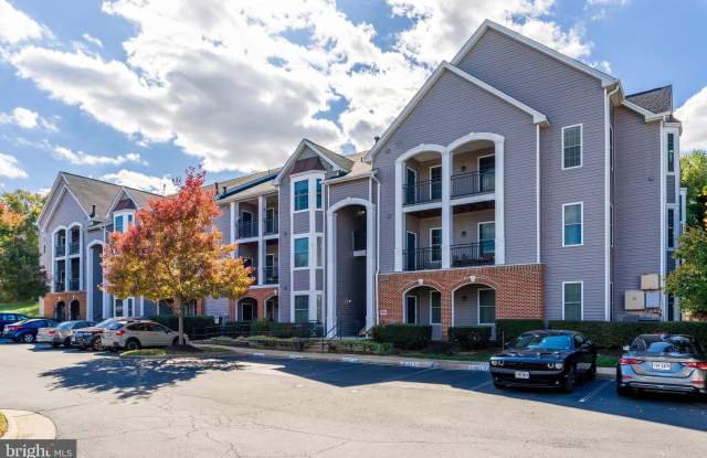 20451 CHESAPEAKE Square unit: 301 - 20451 Chesapeake Square, Cascades, VA 20165