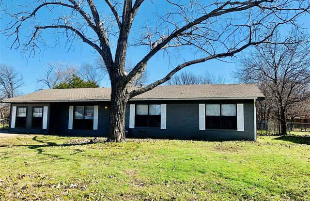 216 E Park Street Gallery 3